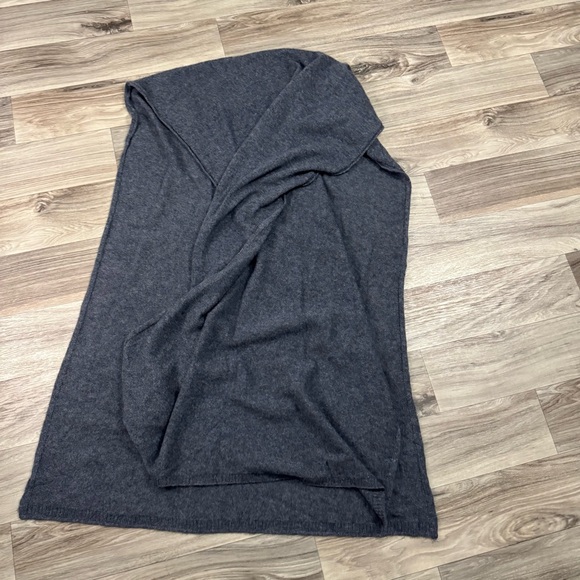 Nordstrom 100% Cashmere Dark Gray Knit Wrap Scarf - Picture 4 of 4